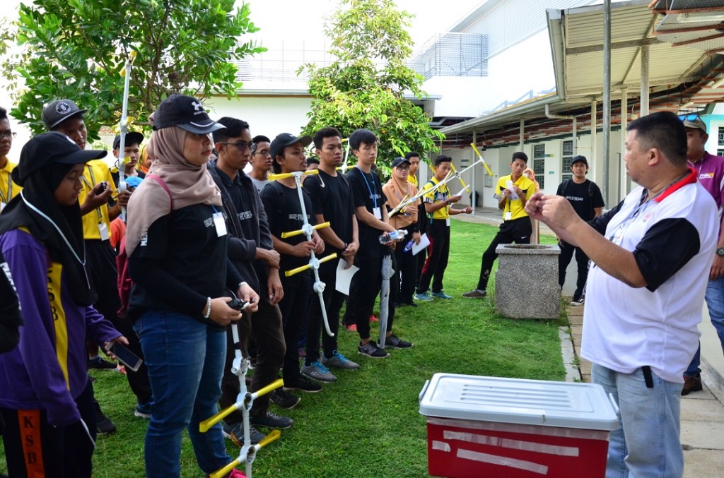 Program STEM UMP Pupuk Minat Pelajar Sekolah Terhadap Sains Komunikasi