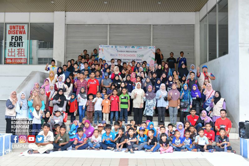 107 Pelajar terima bantuan kelengkapan sekolah sumbangan Alumni UMP dan NGO