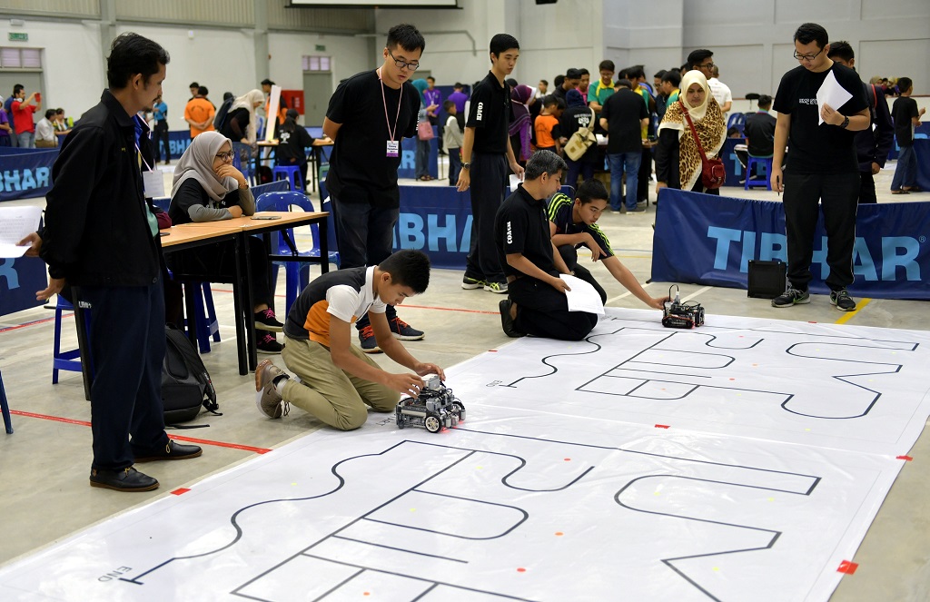 Pahang Hackathon beri pendedahan pelajar sekolah tentang sistem elektronik  