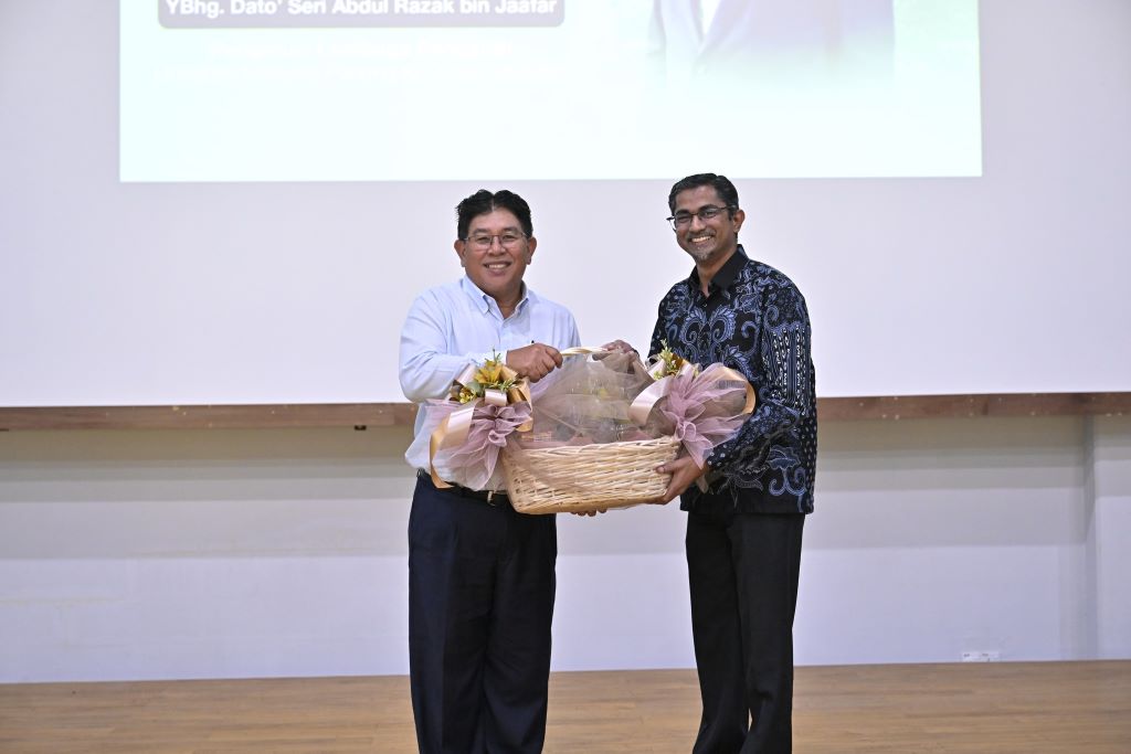The Chairman of the University Board of Directors visited UMPSA Gambang Campus and its subsidiary, UMP Holdings