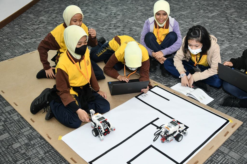 Robotic Bootcamp 2023 tarik minat pelajar eksplorasi bidang STEM