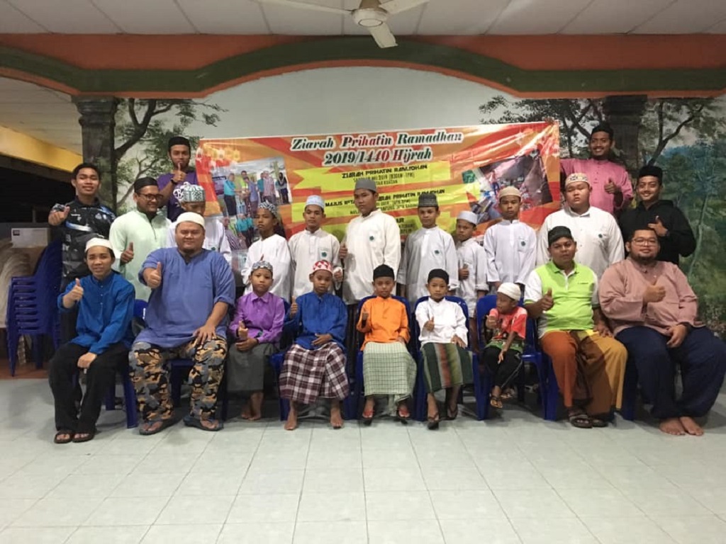 Ziarah Ramadan Alumni UMP hulur bantuan ringankan beban asnaf