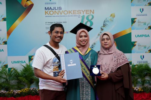 Anugerah Kecemerlangan Telekom Malaysia Berhad milik Nur Aishah, Jurutera Proses Pembuatan 
