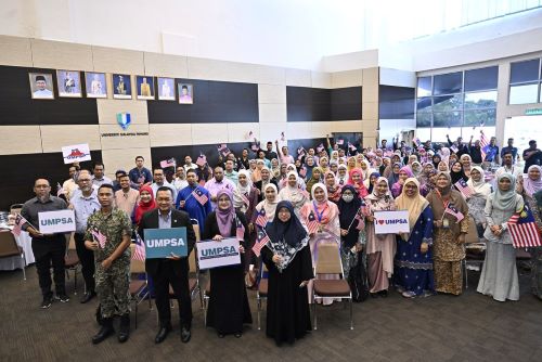 PEKAN, 21 September 2023 - The members of Universiti Malaysia Pahang Al-Sultan Abdullah (UMPSA) are encouraged to embrace the spirit of independence, regardless of skin colour, race, or religion, towards colleagues, students, neighbours, and all those around us who are deeply united with one another.  According to the Deputy Vice-Chancellor of the Industrial and Community Network Centre (PJIM), Professor Datin Ts. Dr. Mimi Sakinah Abdul Munaim, in her speech, she called on UMPSA members to come together to be thankful for the blessings and conveniences and to appreciate all efforts to harmonize the nation.  She was present at the closing ceremony of the 66th National Day and Malaysia Day Celebration at the UMPSA Pekan Banquet Hall recently.  She stated that the well-being and harmony of the country today are due to the efforts and sacrifices of independence fighters.  "Without them, our country might still be colonized by invaders.  "The celebration of Independence Day not only involves colourful parades, raising the flag, singing the national anthem 'Negaraku', but it also aims to understand the true meaning of independence achieved by our country," she said.  Also present were the Registrar/Chief Operating Officer, Dato’ Saiful Bahri Ahmad Bakarim, the Chief Librarian, Kamariah Gono, and the Education Officer of Sri Kuantan, Lieutenant Muhammad Faris Syahmi Yusri.  At the same time, prizes were awarded for the National Day TikTok Competition, National Day Office Decoration, Patriotic Poetry Declamation Competition, and the Merdeka Film Festival - Film Analysis (Malay and English).  The first place in the National Day Office Decoration competition was won by the Asset Development and Management Centre (PPPH), while the second and third places were won by the Deputy Vice-Chancellor's Office (PNC) and the Institute of Graduate Studies (IPS).  As for the National Day TikTok Competition, the first place was won by the Modern Language Centre (PBM), the Registrar's Office took the second place, and UMPSA's Wellness Ce