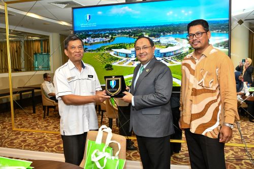 UMPSA receives delegates from the Johor State Education Department