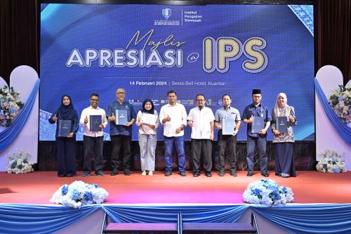 UMPSA acknowledges the success of outstanding academic staff and graduates