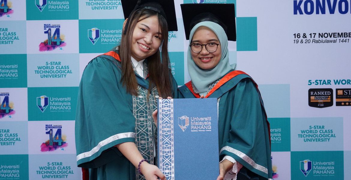 Roommates awarded with Dual-Degree Programme Academic Excellence Prize