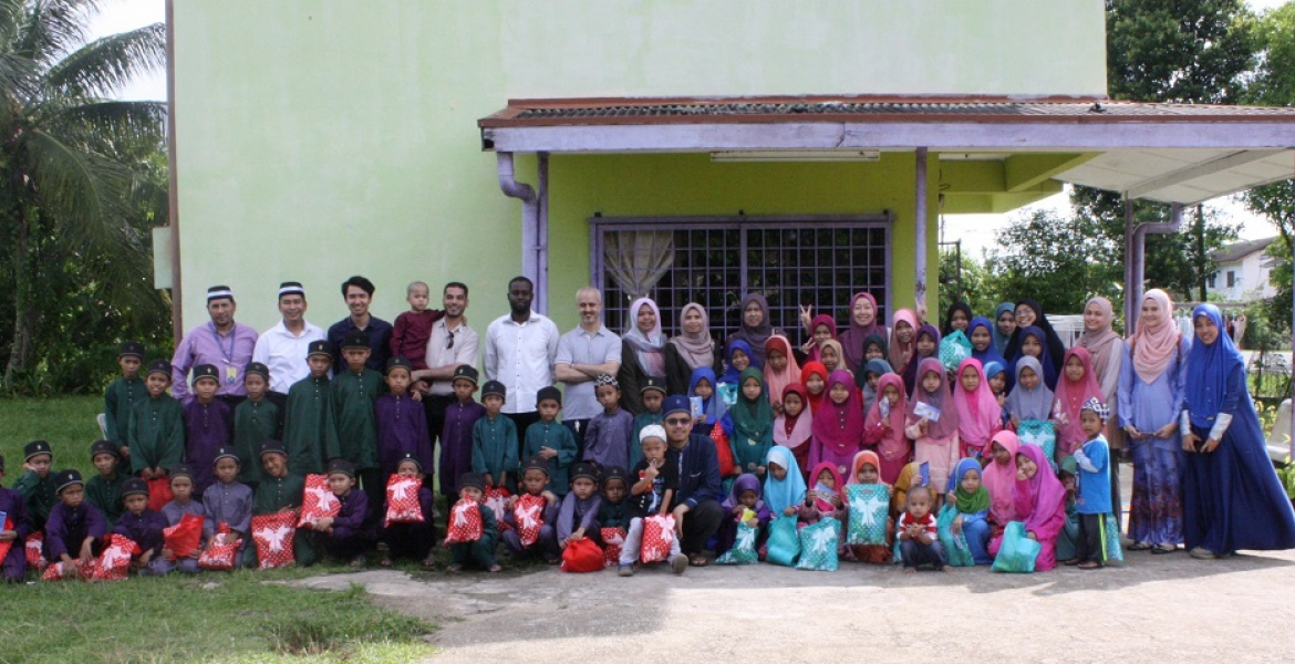 UMP’s IPS and Postgraduate Association brought cheers to orphans at Hembusan Kasih Sayang Care Centre