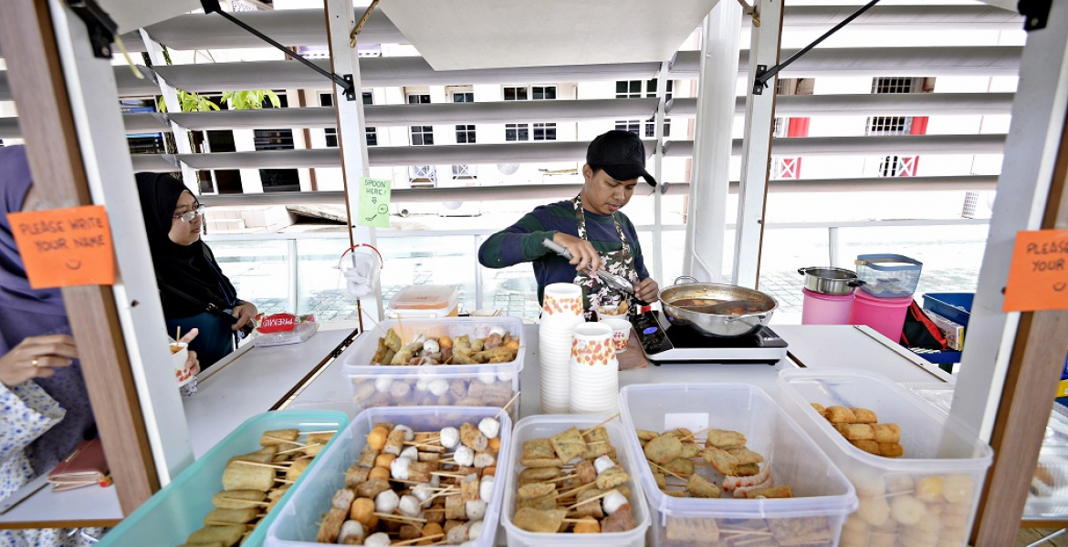 UMP student Oden food business gained popularity and good income for him