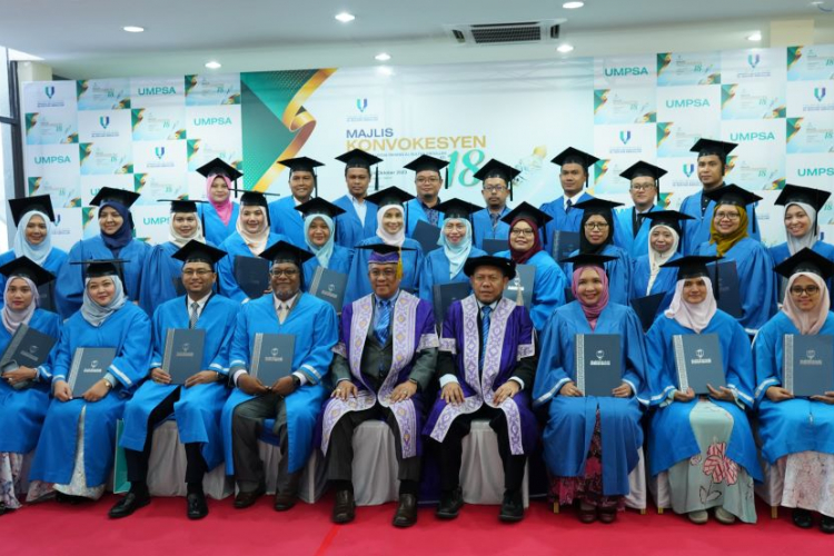 42 UMPSA graduands receive CBTM Diploma