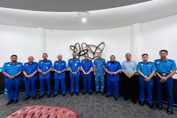 UMPSA receives a courtesy visit from the Director of Civil Defence Force (APM) Pahang State