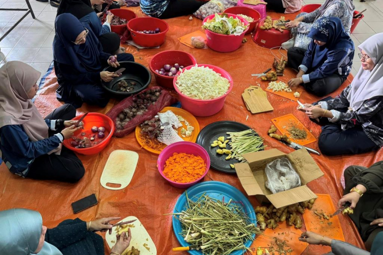 UMPSA community engages in collective effort to prepare iftar meals throughout Ramadan