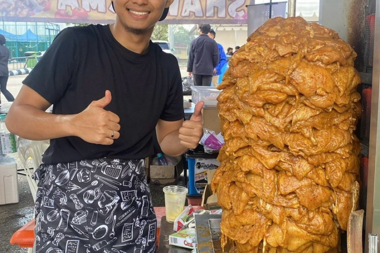 Anang, an entrepreneurial engineer, introduces Malaysian-flavoured Shawarma