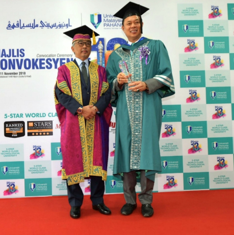Adinda Sultan Pahang terima Anugerah Profesional Pembelajaran Sepanjang Hayat UMP
