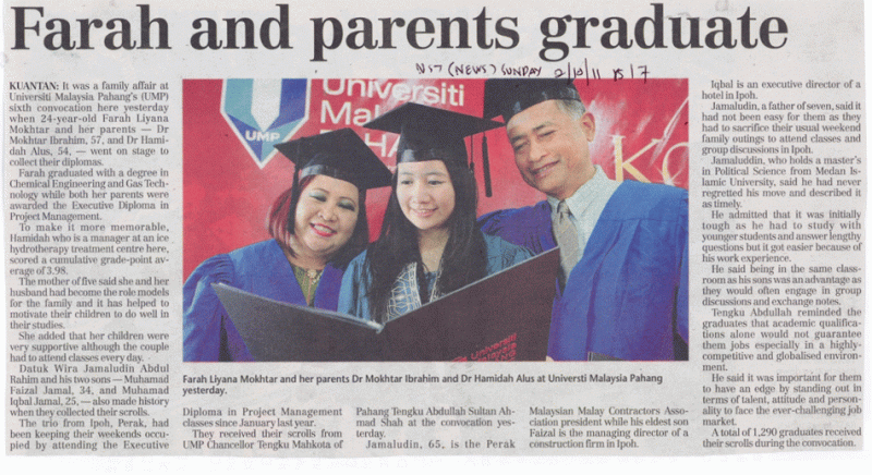 Farah And Parents Graduate