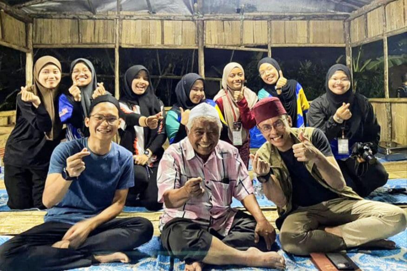 31 InSmartive Club UMPSA student volunteers celebrate Temiar Orang Asli tribe at Pos Brooke, Lojing