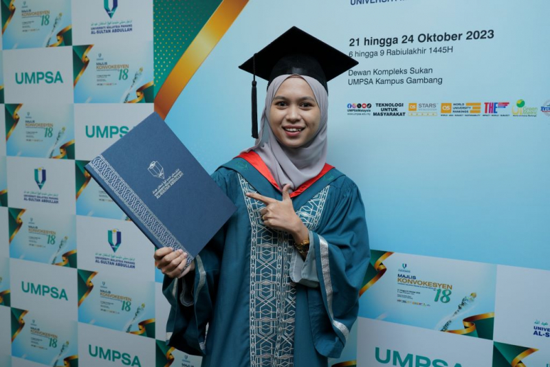 Anugerah Kecemelangan Akademik Majlis Ugama Islam dan Adat Resam Melayu Pahang buat Nor Suhadah dan Nur Aznah 