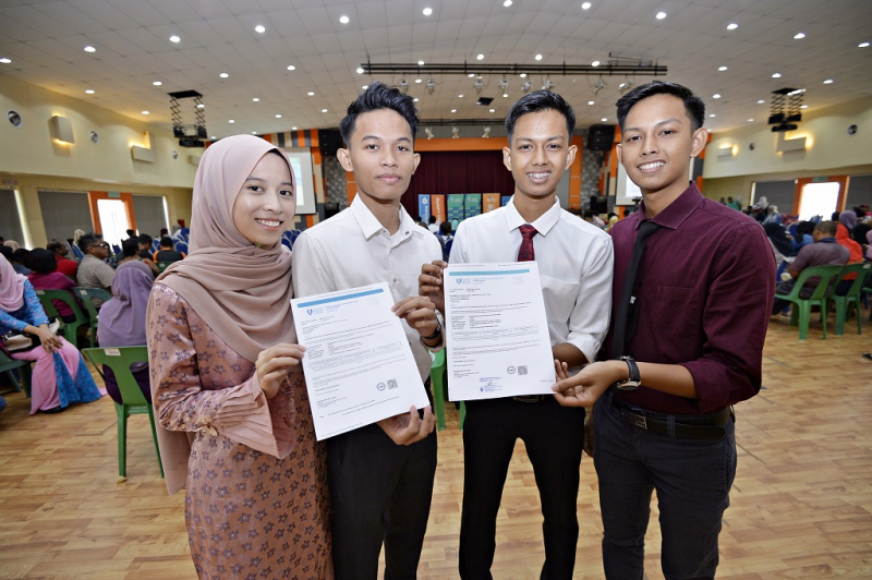 Two pairs of twins pursued their studies in UMP