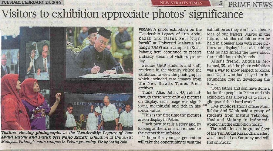 Visitor to Exhibition Appreciate Photos' Significance