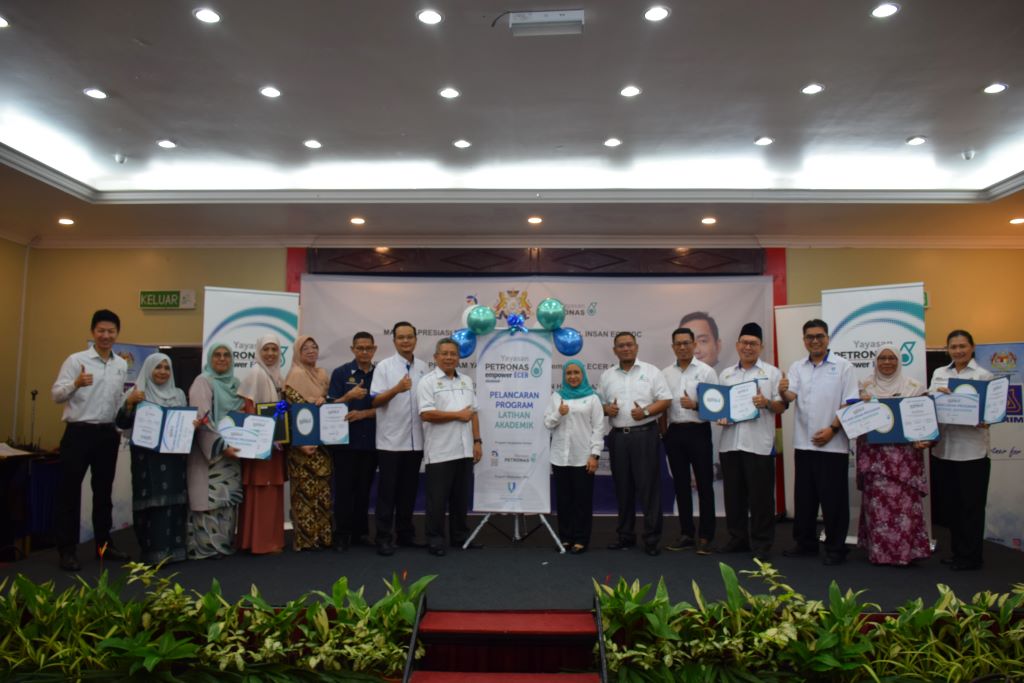 200 SPM candidates benefit from Yayasan PETRONAS empower ECER Academic programme
