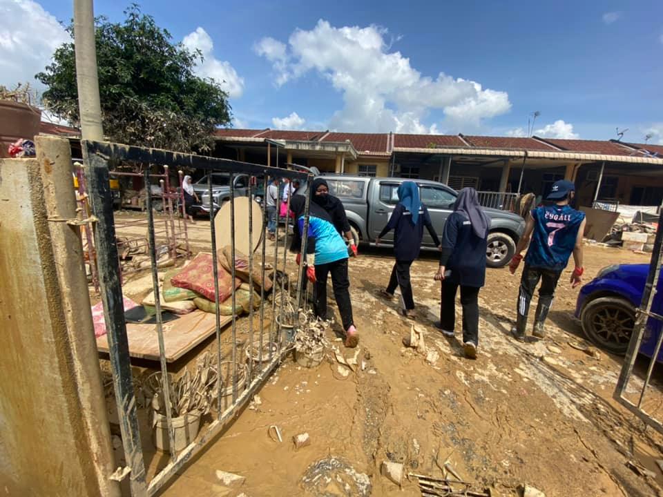 50 sertai Misi Kesukarelawanan Pascabanjir berkampung di Mentakab