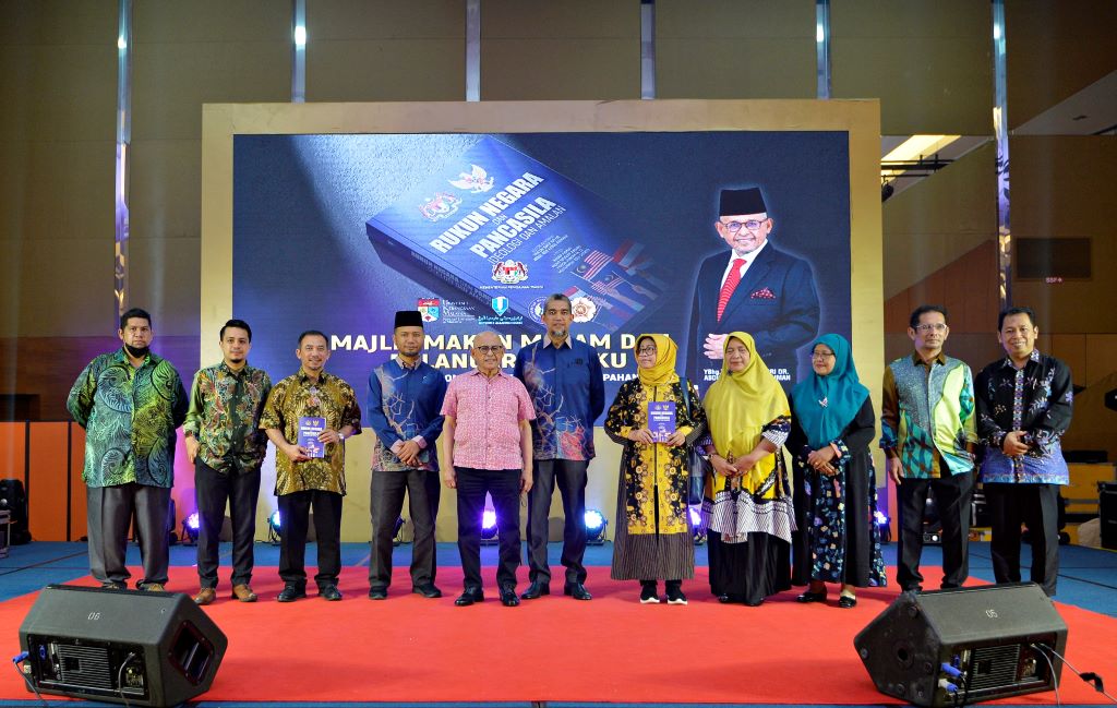 UMP launches book on Rukun Negara dan Pancasila Ideologi dan Amalan