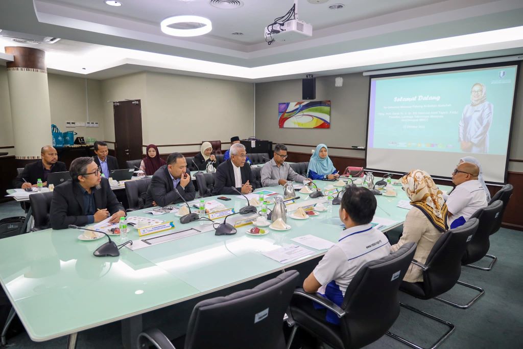 UMPSA receives a visit from the President of the Malaysian Board of Technologists