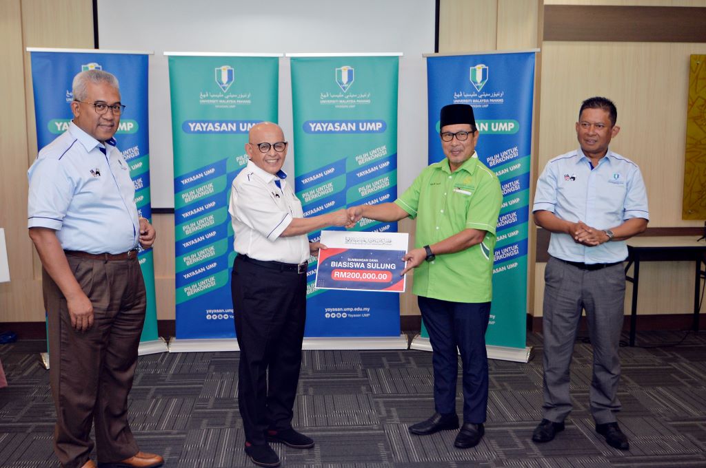 Yayasan UMP terima RM470,648 sumbangan MUIP untuk agihan zakat dan bantuan bencana