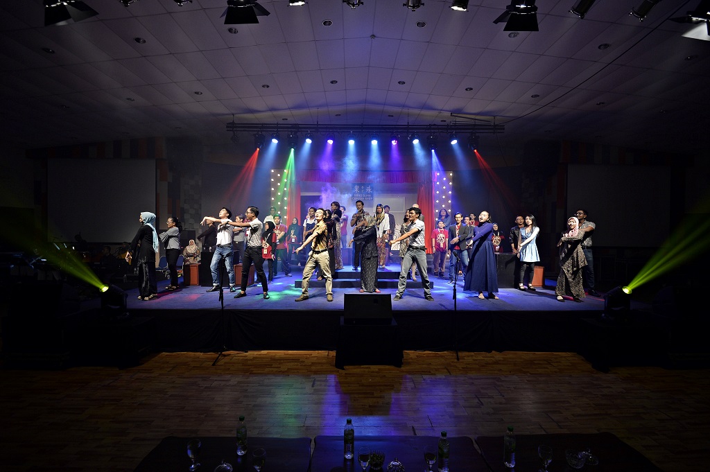 Mahasiswa UMP Berbakat Besar Pementasan Teater Jalan Yang Kalsom Pikat Hati Penonton