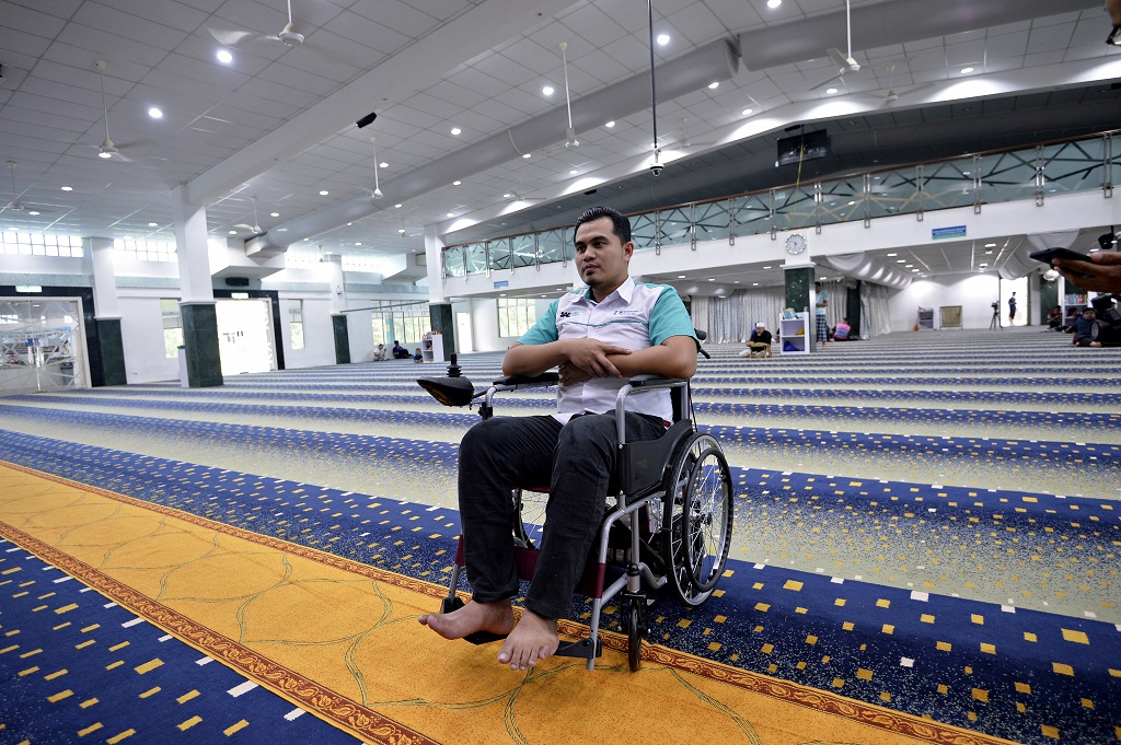 Kemudahan Stesen Wuduk dan Kit Kerusi Roda Bermotor di Masjid UMP
