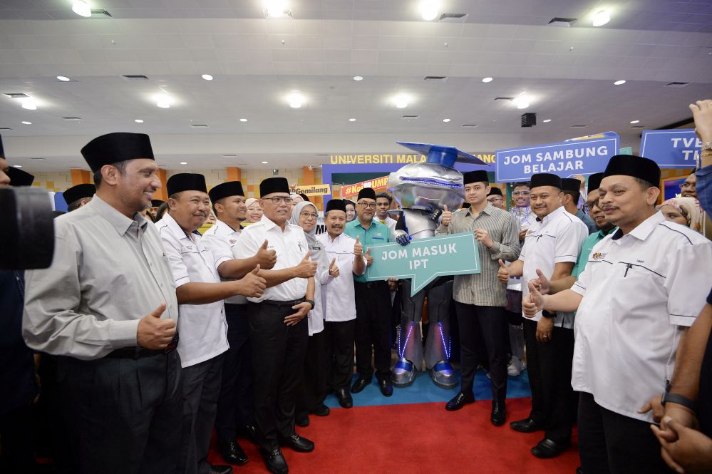 Pemangku Raja Pahang Lancar Jom Masuk IPT Zon 2 Pahang