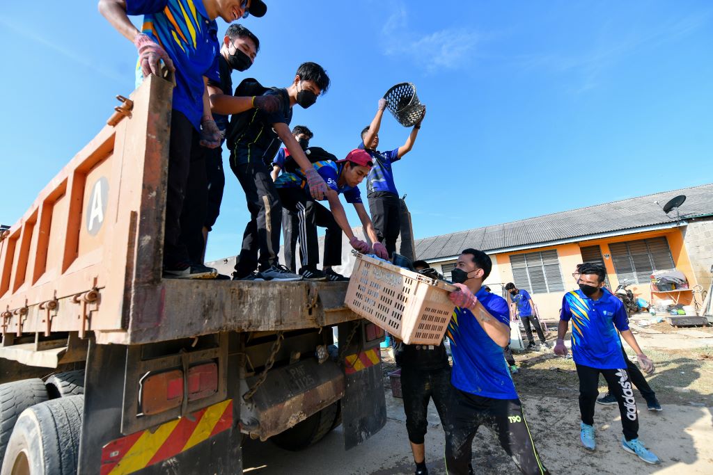 More than 300 UMP volunteers help clean up flood waste