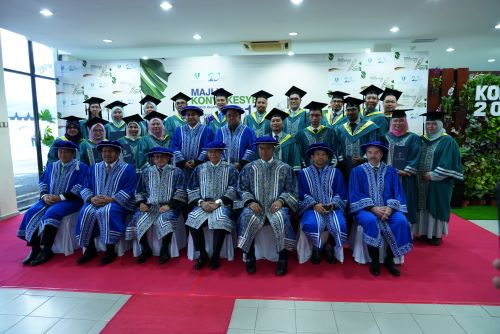 15 Management and Professional Talent Enhancement Special Programme graduands receive MBA
