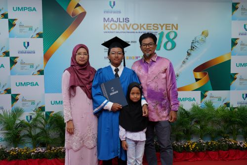 5 UMPSA staff children graduated, received diplomas and degrees