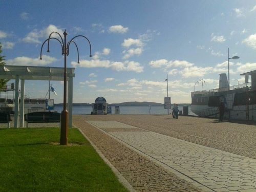   Pelabuhan kecil di Kuopio yang menjadi tempat permulaan pelayaran penulis mudik tasik-tasik Utara Savo.