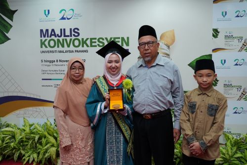 Once failed to go abroad, Nur Khairiyah recipient of Royal Education Award (Pingat Jaya Cemerlang) now works in Germany
