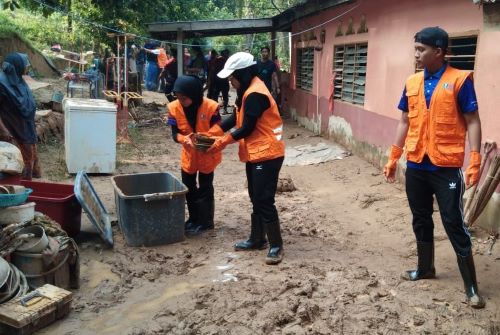 Sukarelawan UMP KILAU sertai Misi Kesukarelawanan Pascabanjir Baling