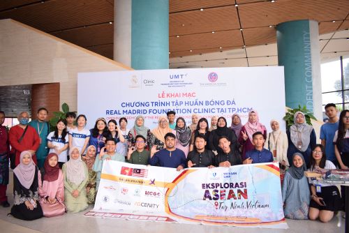 28 sukarelawan sumbang khidmat bakti di Kembara Eksplorasi ASEAN Yayasan UMP@Vietnam
