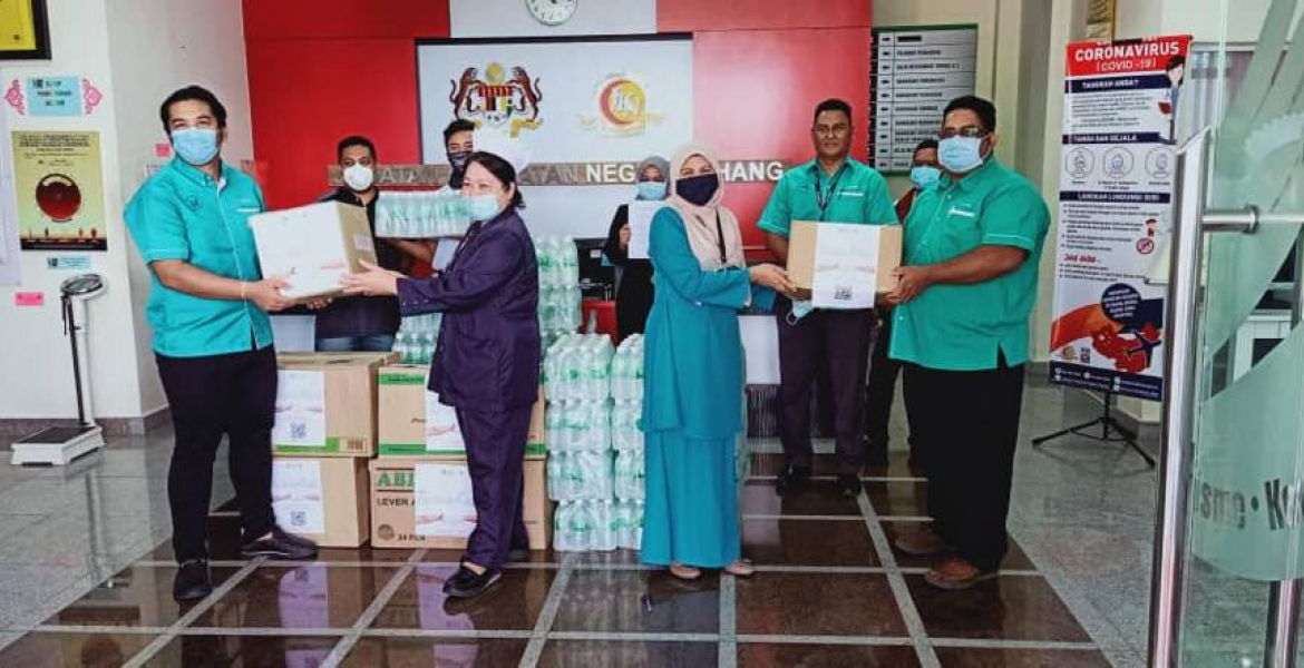 UMPH donates 1,000 face shield and drinking water to the healthcare workers