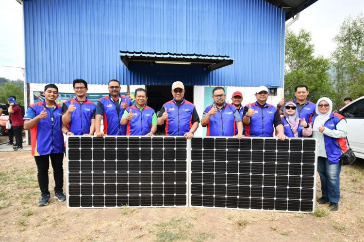 Solar Installation and UMPSA's Technological expertise help ease the burden on the asnaf family