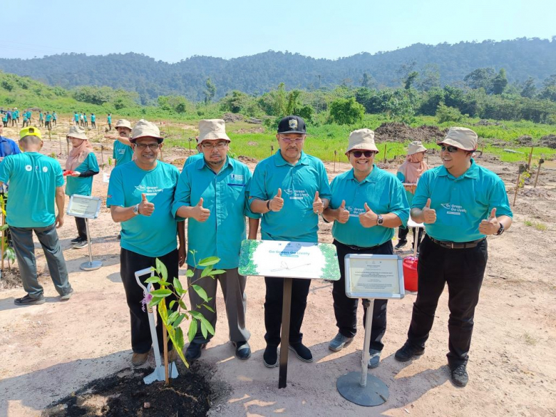 160 UMP Kilau Volunteers, UMPH plant 2,000 trees