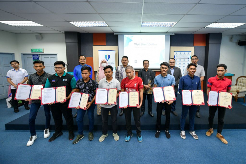 10 participants completed Fibre Optic Course training successfully obtained jobs