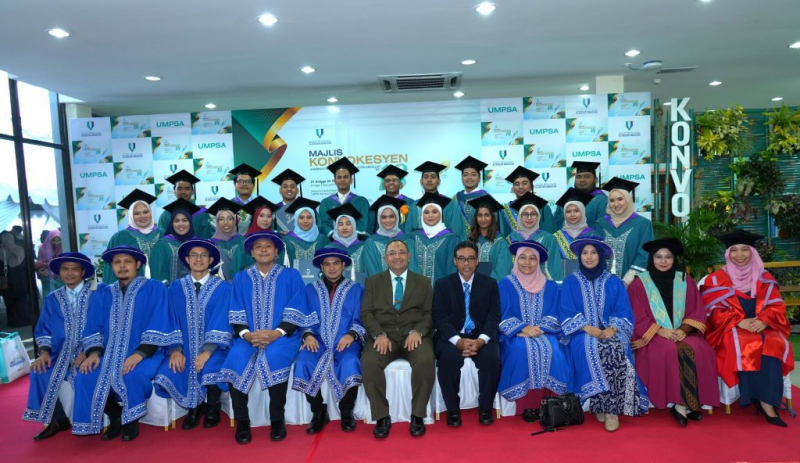 22 UMPSA graduates from the first cohort of Bachelor of Science in Applied Data Analytics