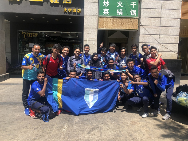 Pasukan bola sepak UMP timba pengalaman di Kunming China