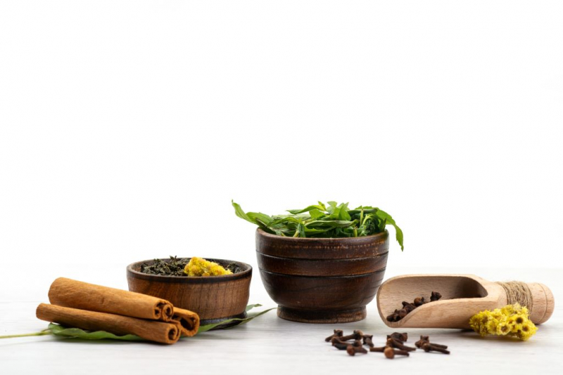 Penggunaan Ubatan Herba Sebagai Rawatan Penyakit: Manfaat atau Mudarat?
