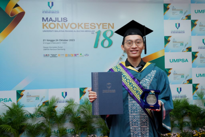Jeckey Ng Kah Poo receives Presidential Award of Academic Excellence from Board of Engineers Malaysia (BEM)
