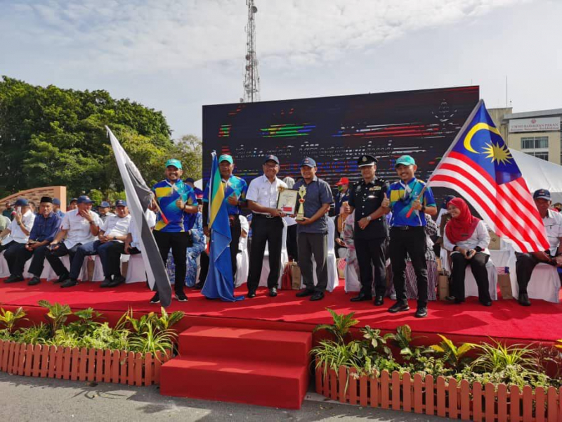 Excited to celebrate independence, UMP contingent wins merdeka parade