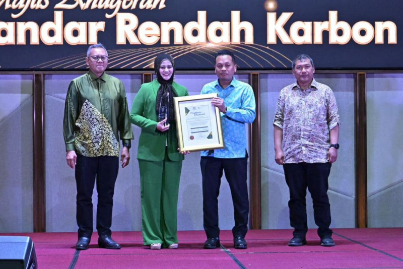UMPSA terima Anugerah Bandar Rendah Karbon 2023